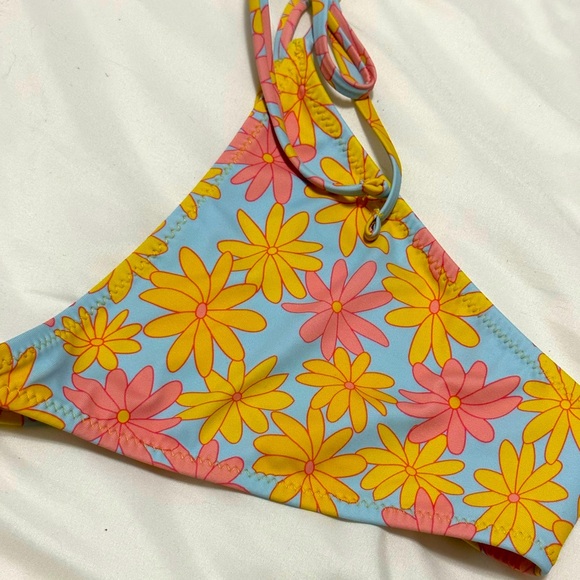 Daisy Bikini Bottoms - Picture 2 of 3